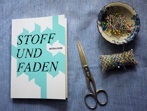 Stoff_und_Faden_mit_Nadeln